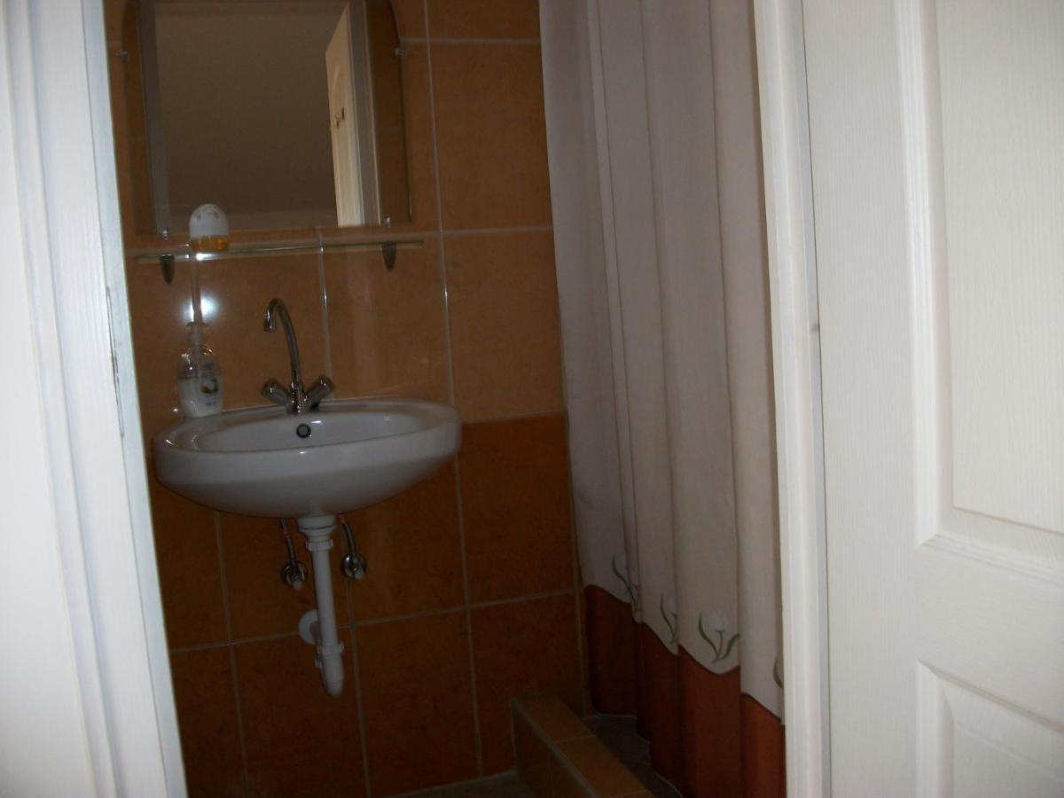 Eden Vendeghaz Hotel Miskolc Bagian luar foto