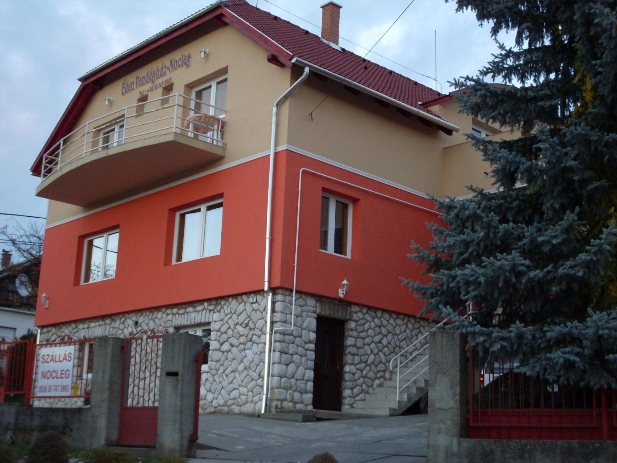 Eden Vendeghaz Hotel Miskolc Bagian luar foto