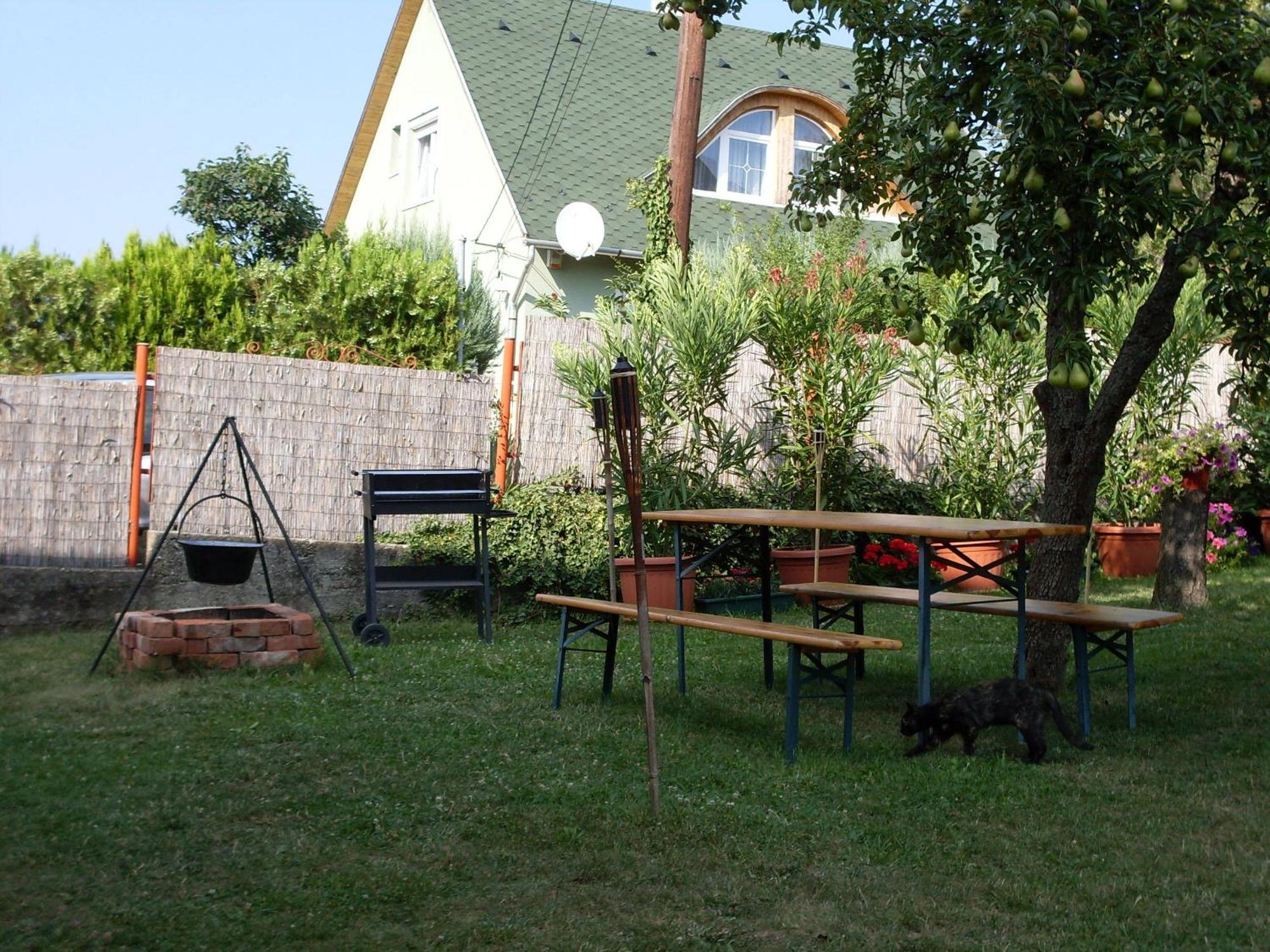 Eden Vendeghaz Hotel Miskolc Bagian luar foto
