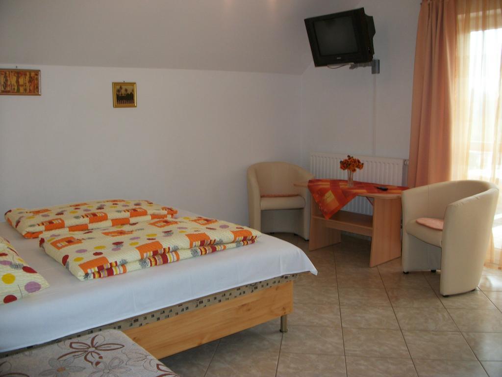 Eden Vendeghaz Hotel Miskolc Bagian luar foto